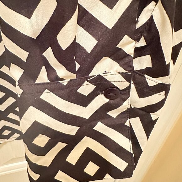 Boohoo - Geometric Print Shirt & Shorts Set - Picture 4 of 8